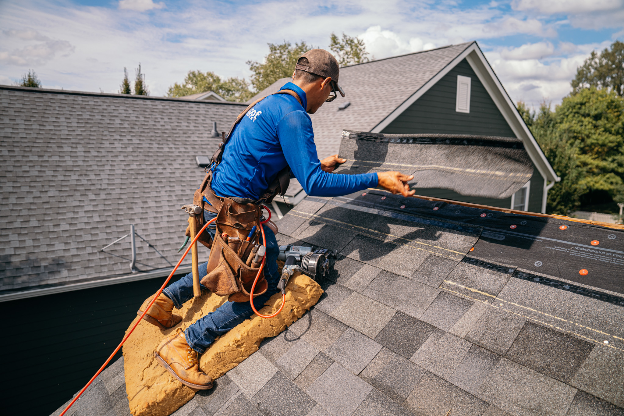 Does Your Heather Knoll Commercial Roof Need Replacement? The Warning Signs